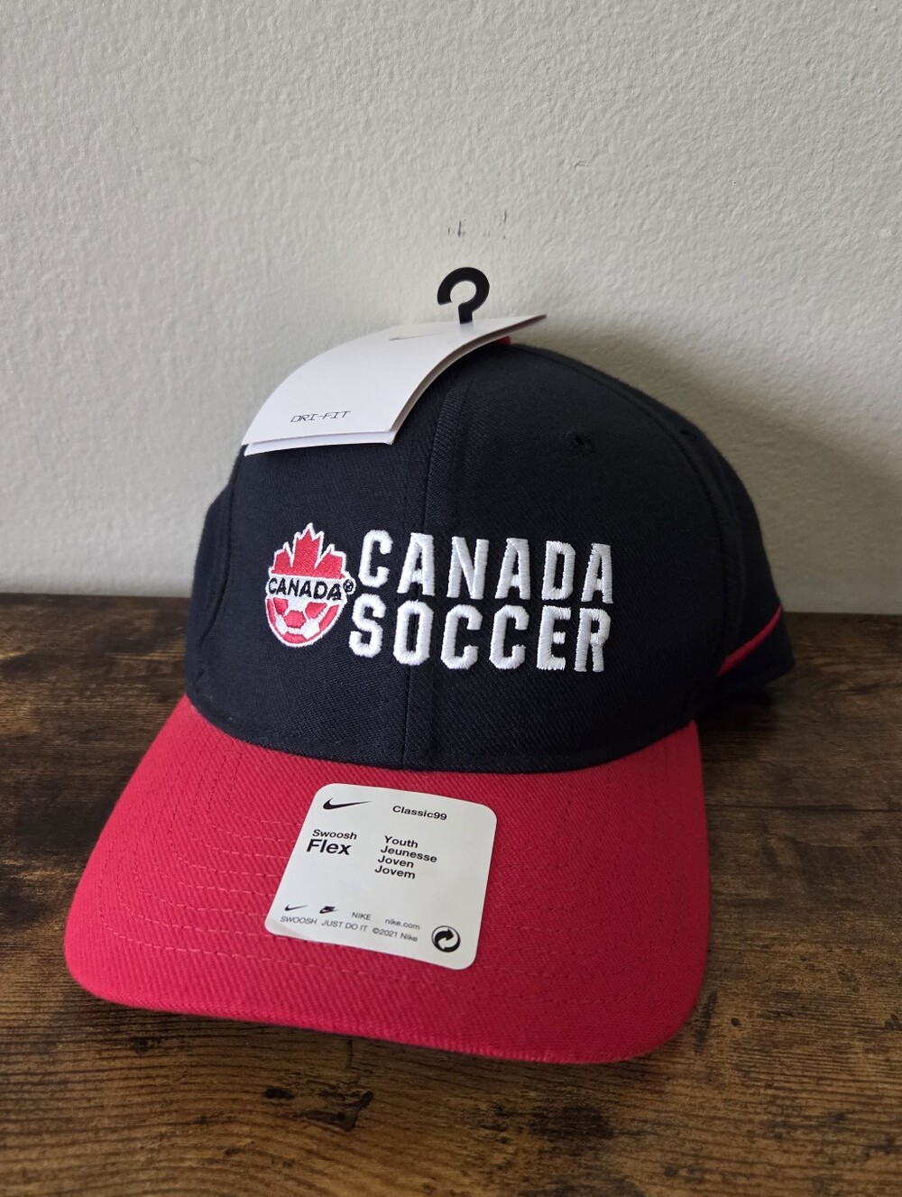 Nike Dri-Fit Canada Soccer National Team Classic99 Red Blue Hat Flex YOUTH